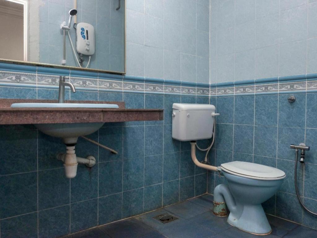 Oyo 90120 Mi Hotel Dungun Ngoại thất bức ảnh