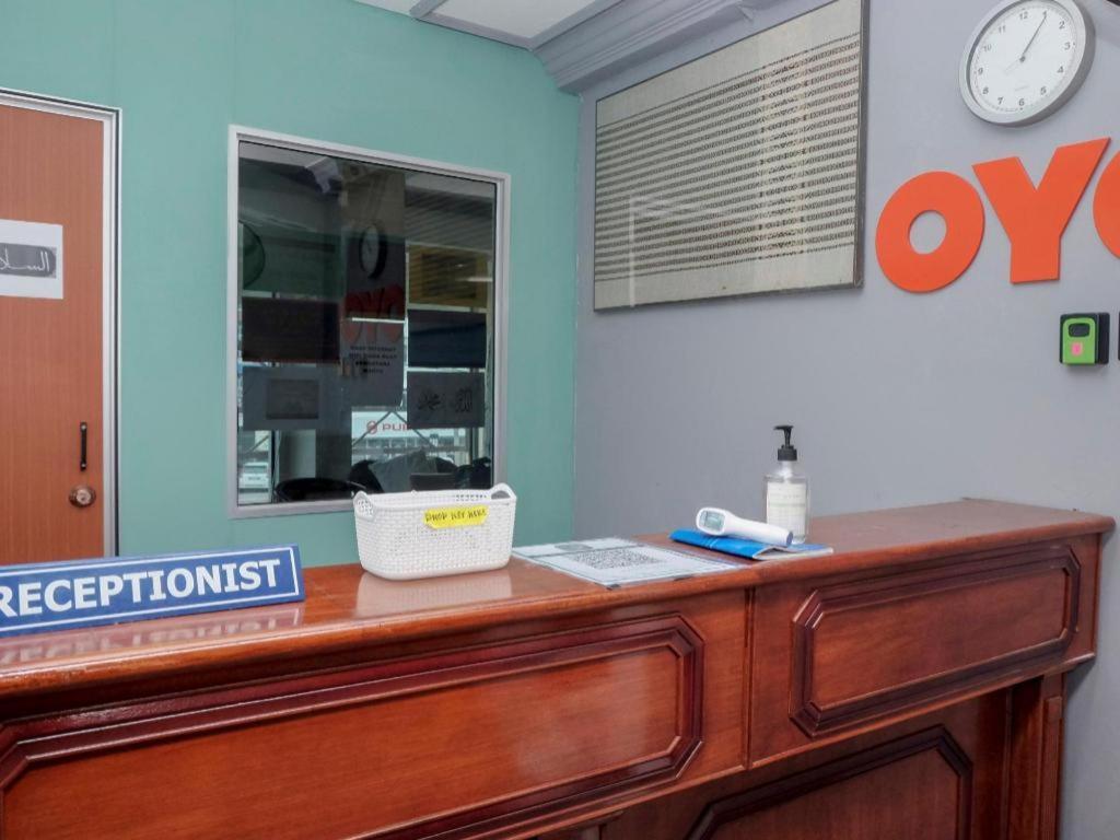 Oyo 90120 Mi Hotel Dungun Ngoại thất bức ảnh