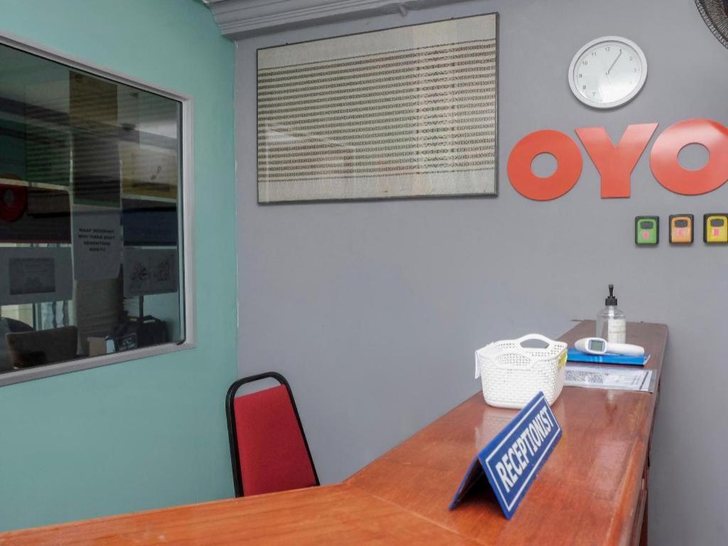 Oyo 90120 Mi Hotel Dungun Ngoại thất bức ảnh