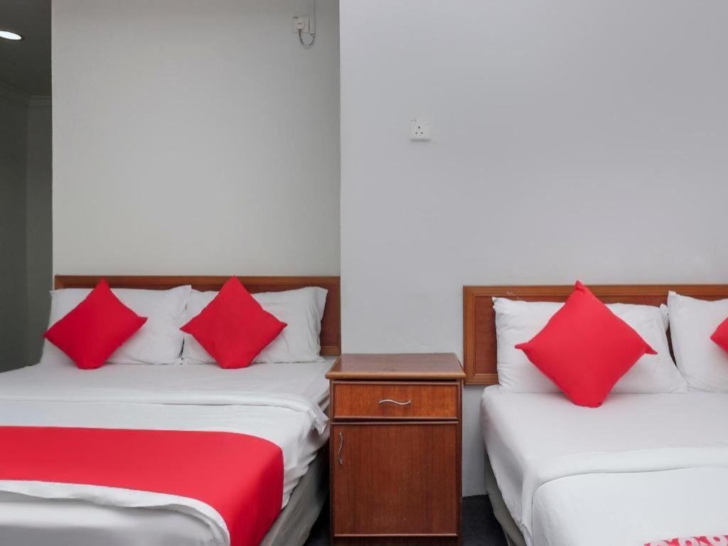 Oyo 90120 Mi Hotel Dungun Ngoại thất bức ảnh