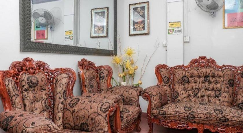 Oyo 90120 Mi Hotel Dungun Ngoại thất bức ảnh