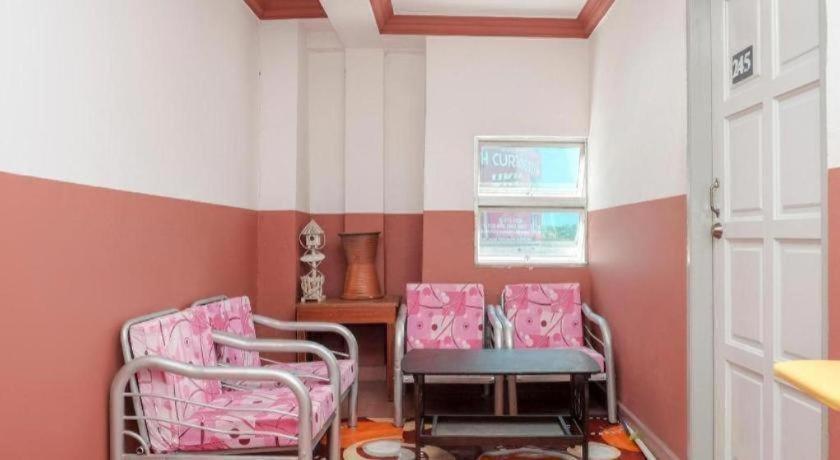 Oyo 90120 Mi Hotel Dungun Ngoại thất bức ảnh